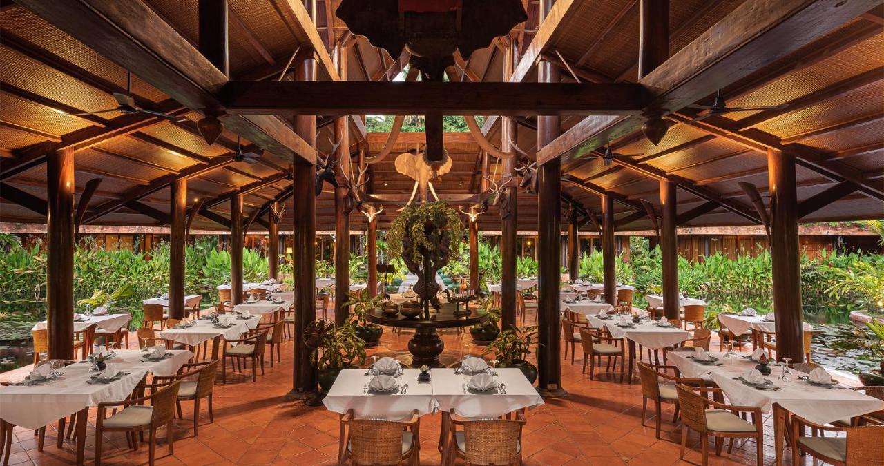Angkor Village Hotel - Small Luxury Hotels Of The World Siem Reap Dış mekan fotoğraf The interior of the restaurant