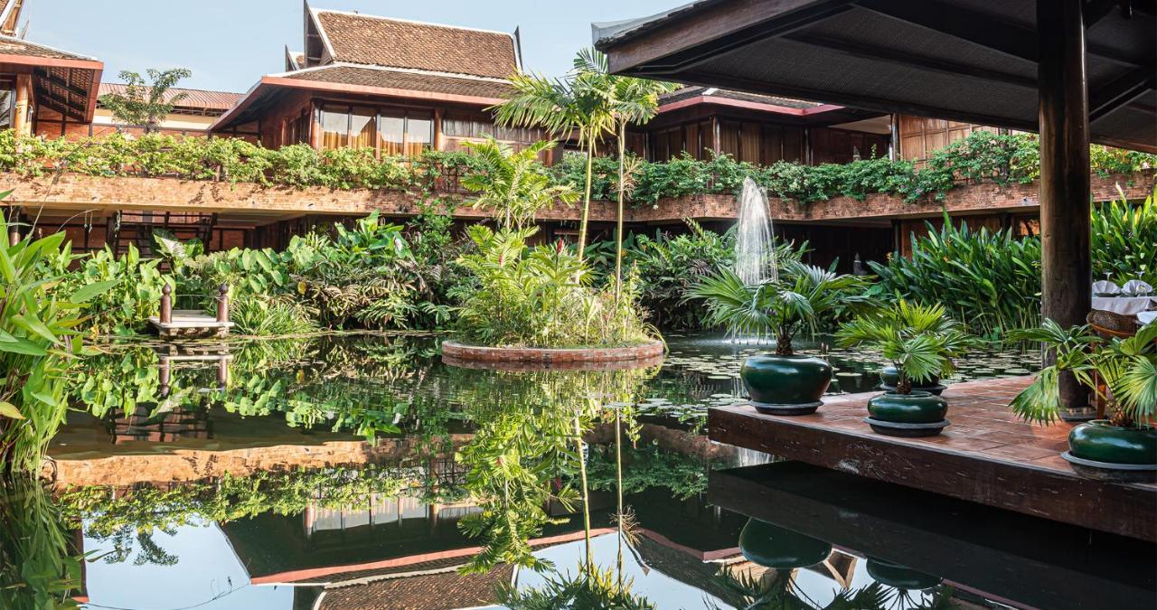 Angkor Village Hotel - Small Luxury Hotels Of The World Siem Reap Dış mekan fotoğraf The resort's main building