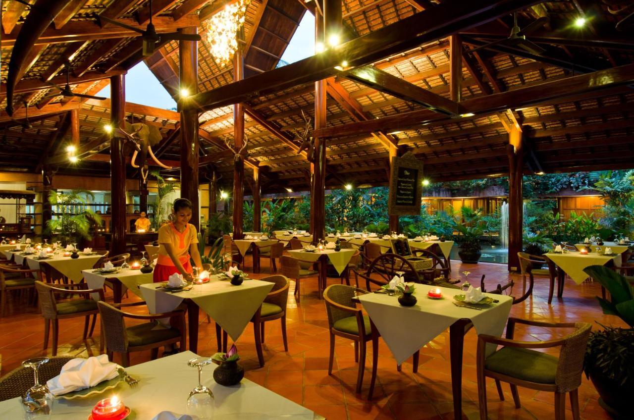 Angkor Village Hotel - Small Luxury Hotels Of The World Siem Reap Dış mekan fotoğraf The restaurant at the resort